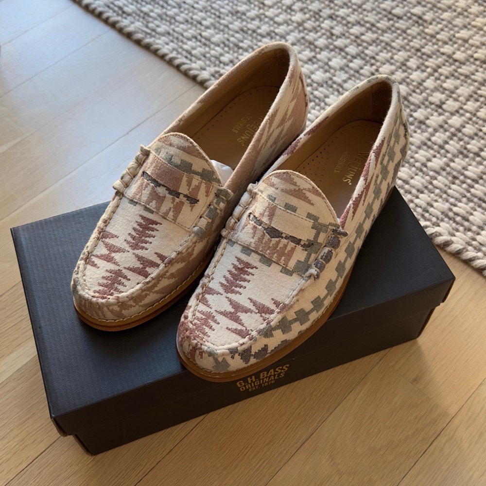 G.H Bass Weejuns Larson Flannel Loafers